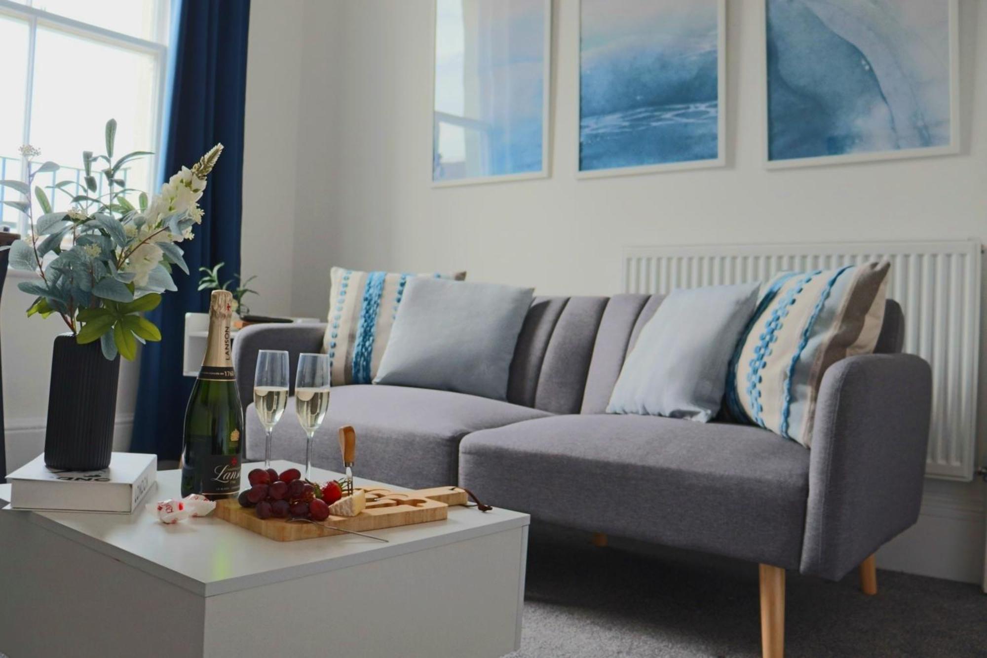 Brand New Modern Apartments Steps From Gloucester Quays Екстер'єр фото