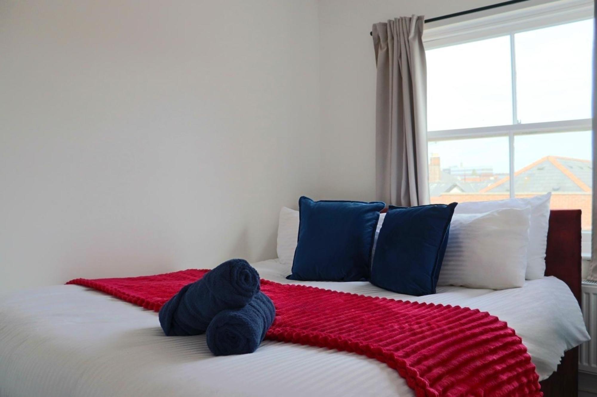 Brand New Modern Apartments Steps From Gloucester Quays Екстер'єр фото