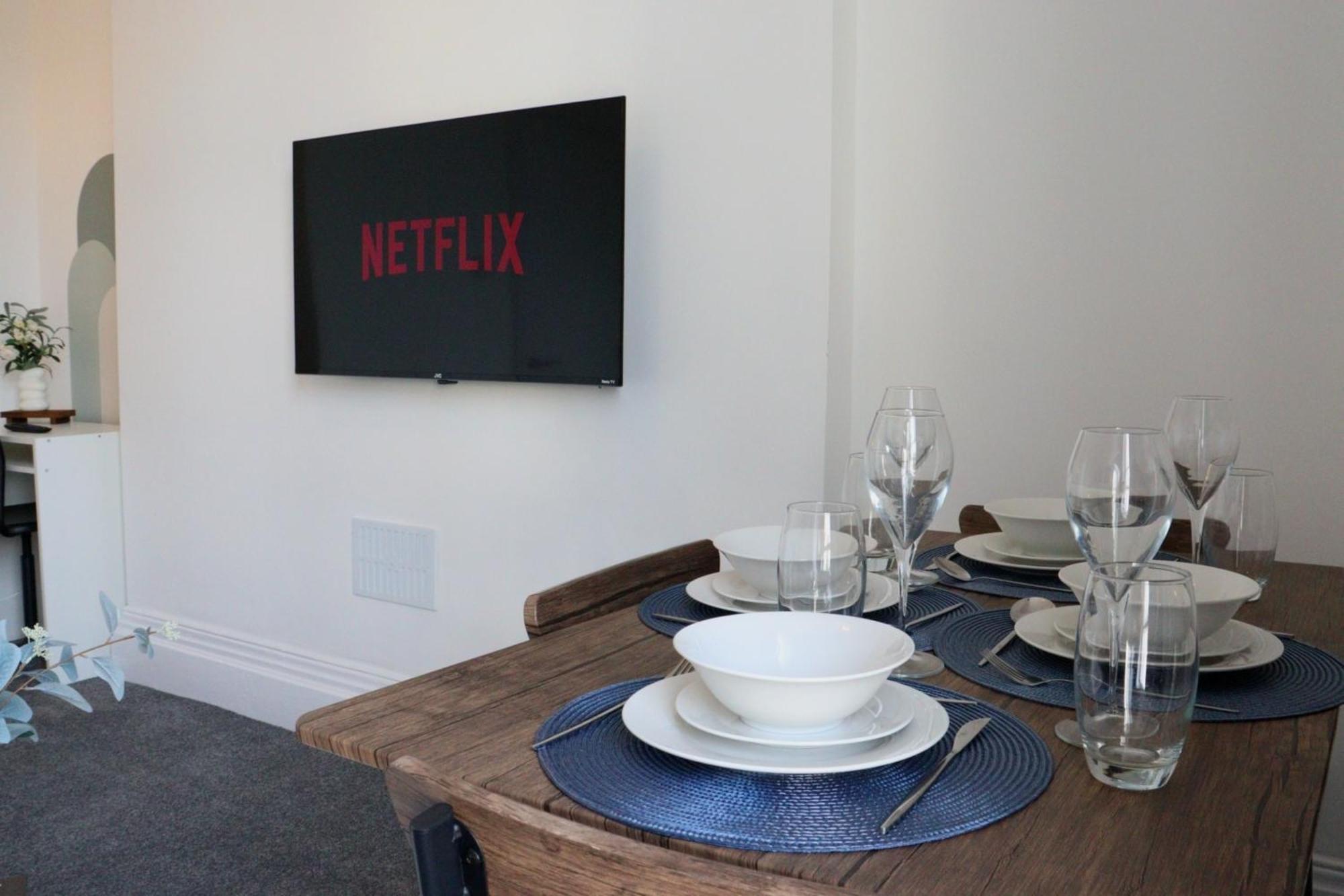 Brand New Modern Apartments Steps From Gloucester Quays Екстер'єр фото